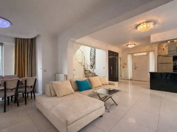 Belekte Airbnb Ruhsatlı | Müstakil Havuzlu 3+1 Lüks Villa