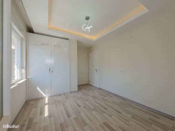 Konyaaltı Sarısu da Özellikli Sitede Katta Ebeveyn Banyolu 2+1