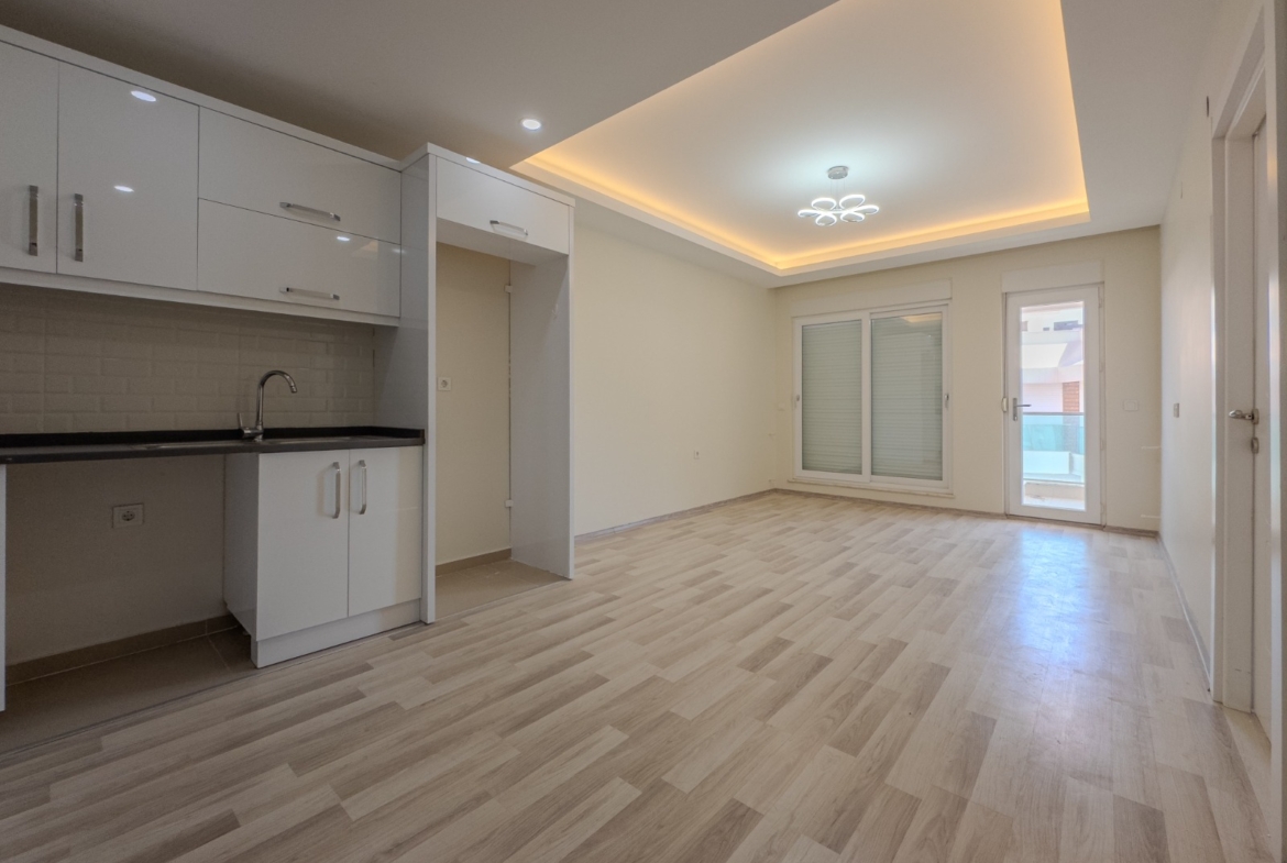 Konyaaltı Sarısu da Özellikli Sitede Katta Ebeveyn Banyolu 2+1