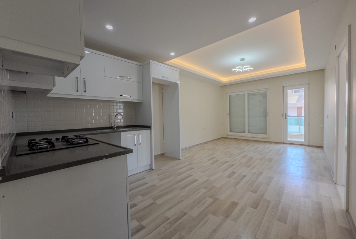 Konyaaltı Sarısu da Özellikli Sitede Katta Ebeveyn Banyolu 2+1