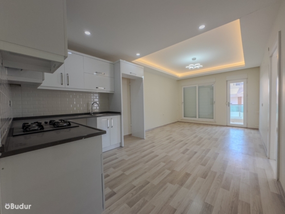 Konyaaltı Sarısu da Özellikli Sitede Katta Ebeveyn Banyolu 2+1