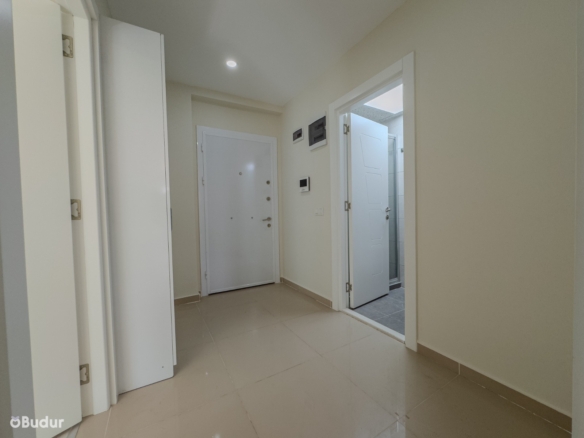 Konyaaltı Sarısu da Özellikli Sitede Katta Ebeveyn Banyolu 2+1