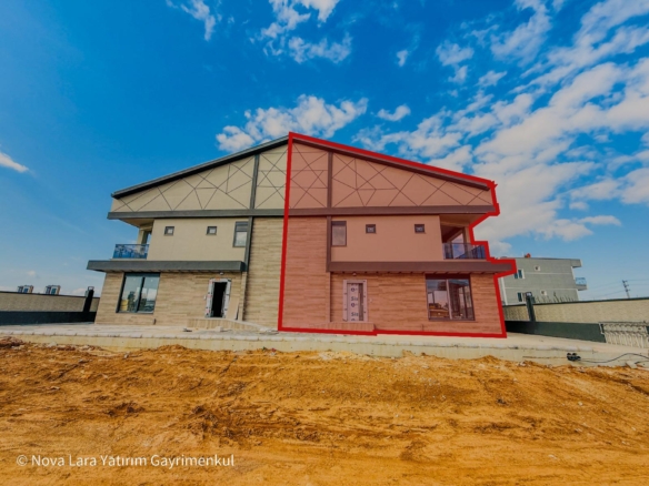 ALTINTAŞ’TA SİTE İÇERİSİNDE SATILIK 7+1 VİLLA