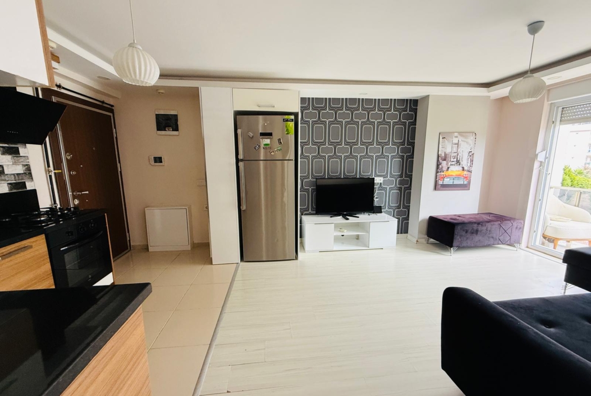 KONYAALTI HURMA’DA SİTE İÇİNDE EŞYALI SATILIK ARAKAT 2+1
