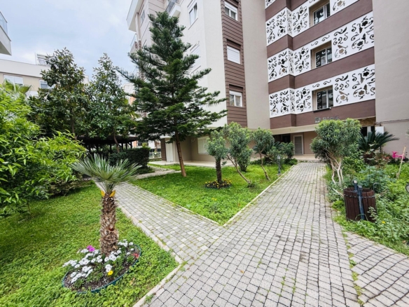 KONYAALTI HURMA’DA SİTE İÇİNDE EŞYALI SATILIK ARAKAT 2+1