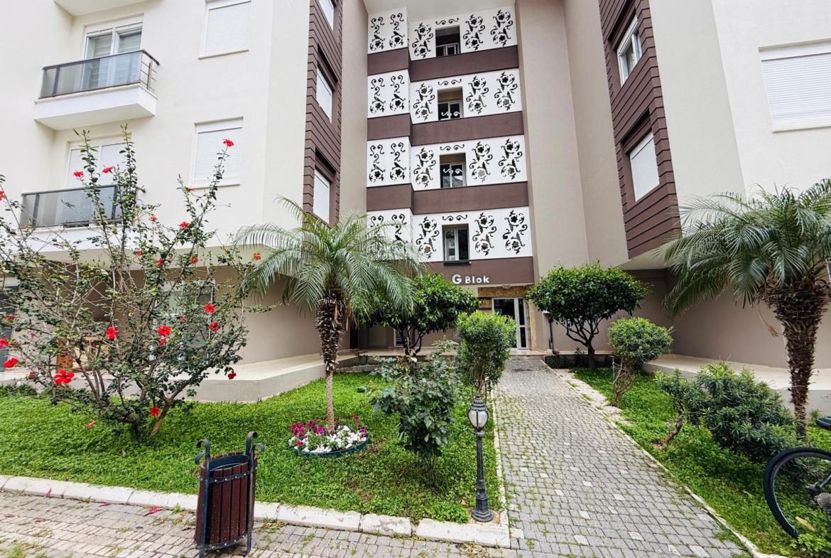 KONYAALTI HURMA’DA SİTE İÇİNDE EŞYALI SATILIK ARAKAT 2+1
