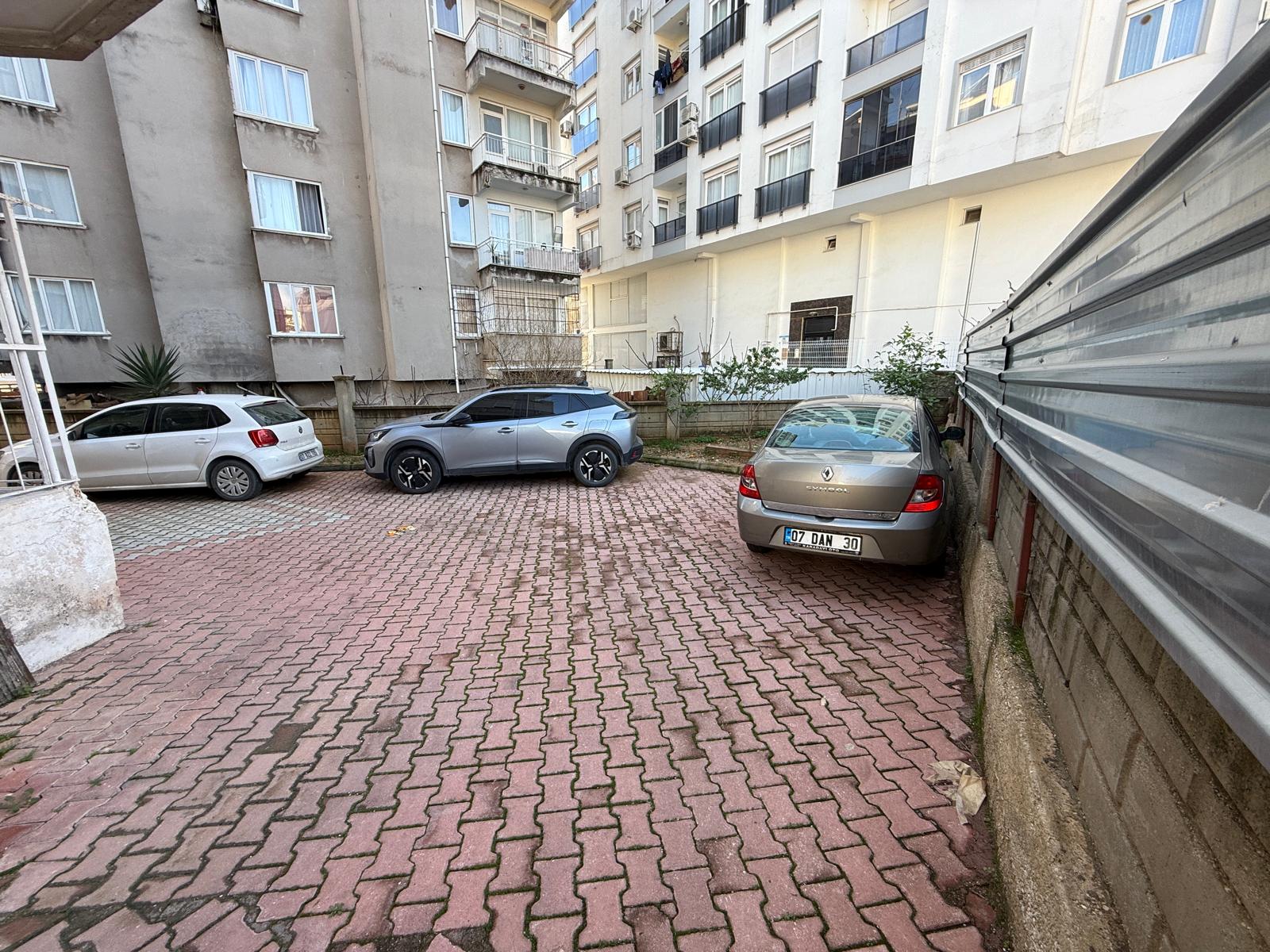 ÜÇGEN MAH. ANA CADDEYE YAKIN YATIRIMLIK GENİŞ 3+1