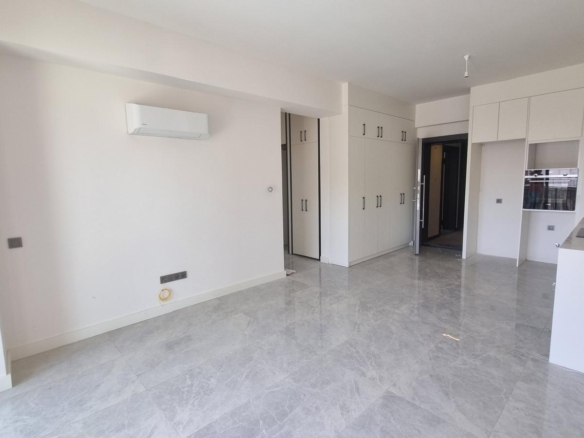 ALTINTAŞ TK 77 DE HAVUZ CEPHE KATTA 2+1 EŞYASIZ DAİRE