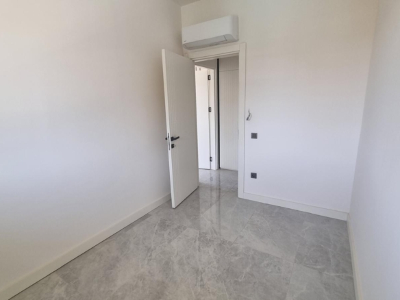 ALTINTAŞ TK 77 DE HAVUZ CEPHE KATTA 2+1 EŞYASIZ DAİRE