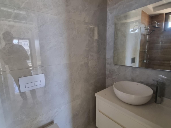 ALTINTAŞ TK 77 DE HAVUZ CEPHE KATTA 2+1 EŞYASIZ DAİRE