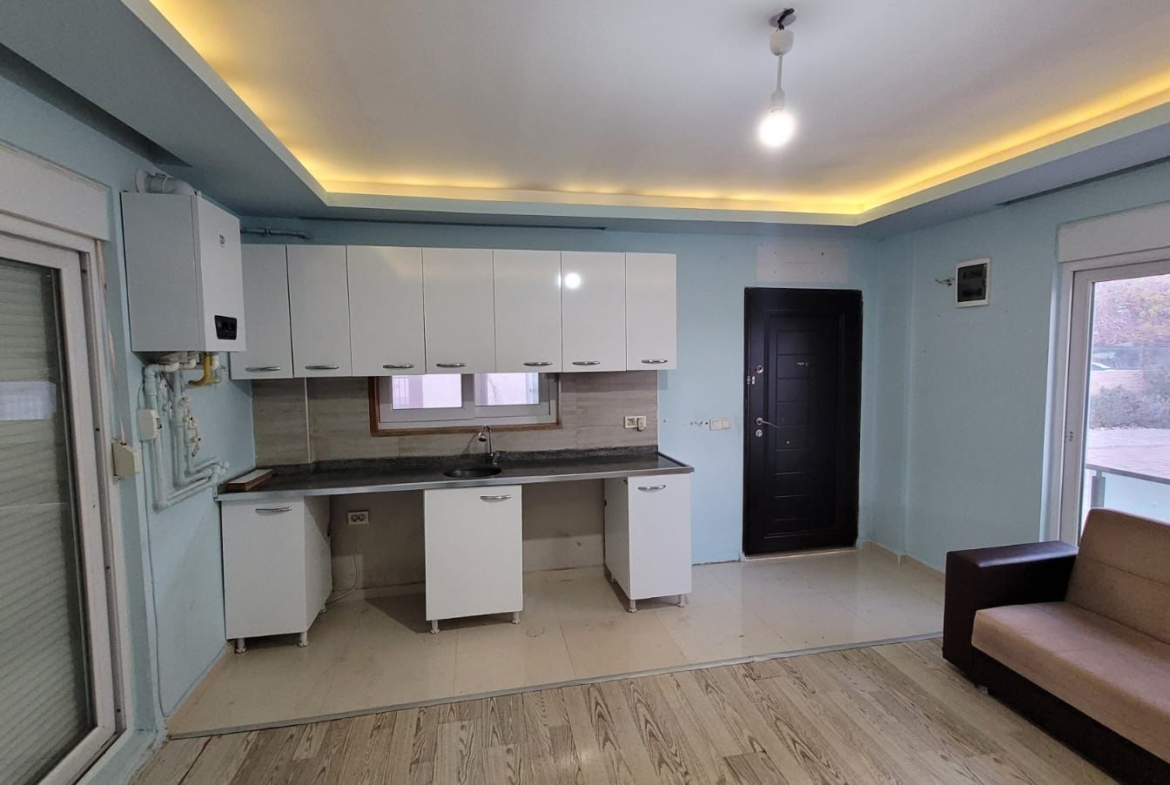 LARA’da HAVUZLU LÜKS SİTEDE 4 CEPHELİ 1+1