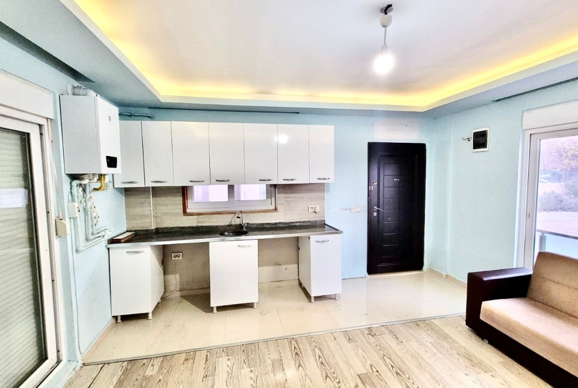 LARA’da HAVUZLU LÜKS SİTEDE 4 CEPHELİ 1+1