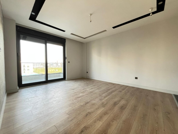 ÖZÇİÇEK’te LÜX SİTE İÇİ KORİDORLU 1+1