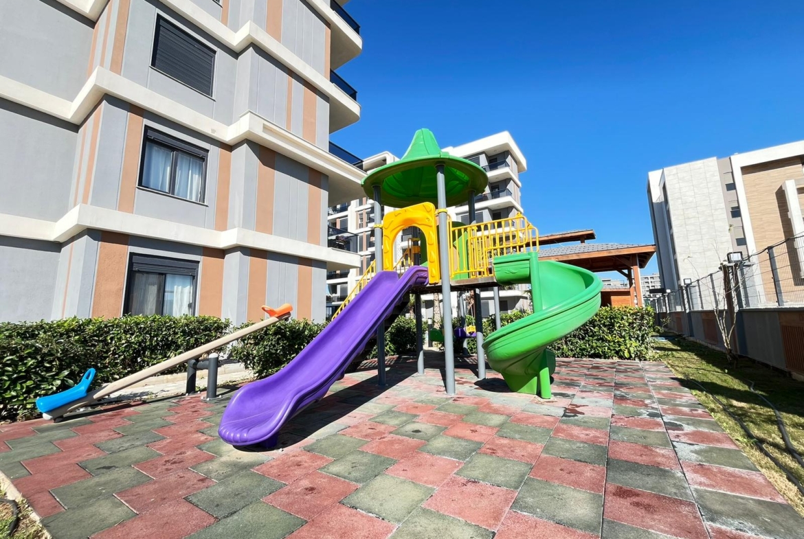 ÖZÇİÇEK’de BAHÇE KULLANIMLI, EŞYALI