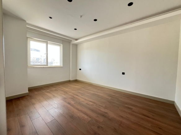 ALTINTAŞ’DA SİTE İÇİNDE, VİLLA TADINDA 4+1 LÜX TRIPLEX BAHÇE KULLANIMLI