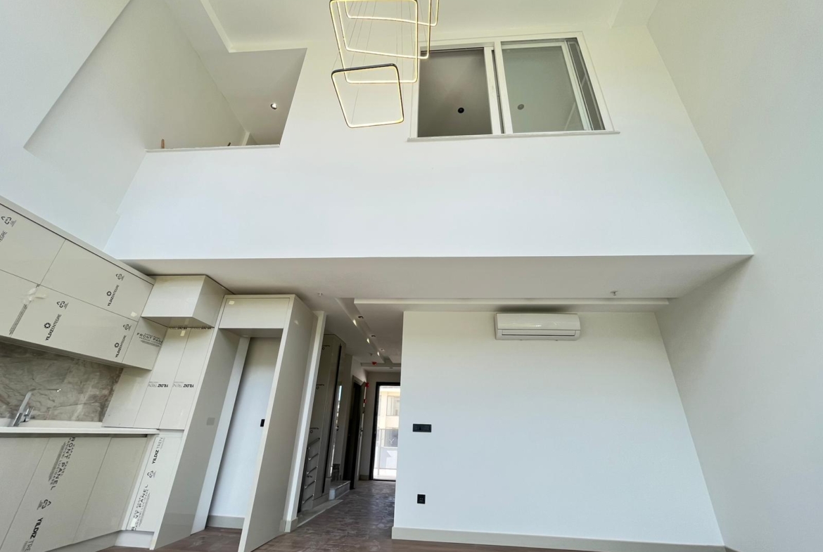 ALTINTAŞ’DA SİTE İÇİNDE, VİLLA TADINDA 4+1 LÜX TRIPLEX BAHÇE KULLANIMLI