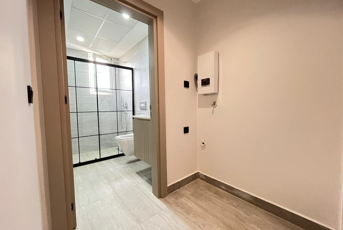 ALTINTAŞ’DA SİTE İÇİNDE, VİLLA TADINDA 4+1 LÜX TRIPLEX BAHÇE KULLANIMLI