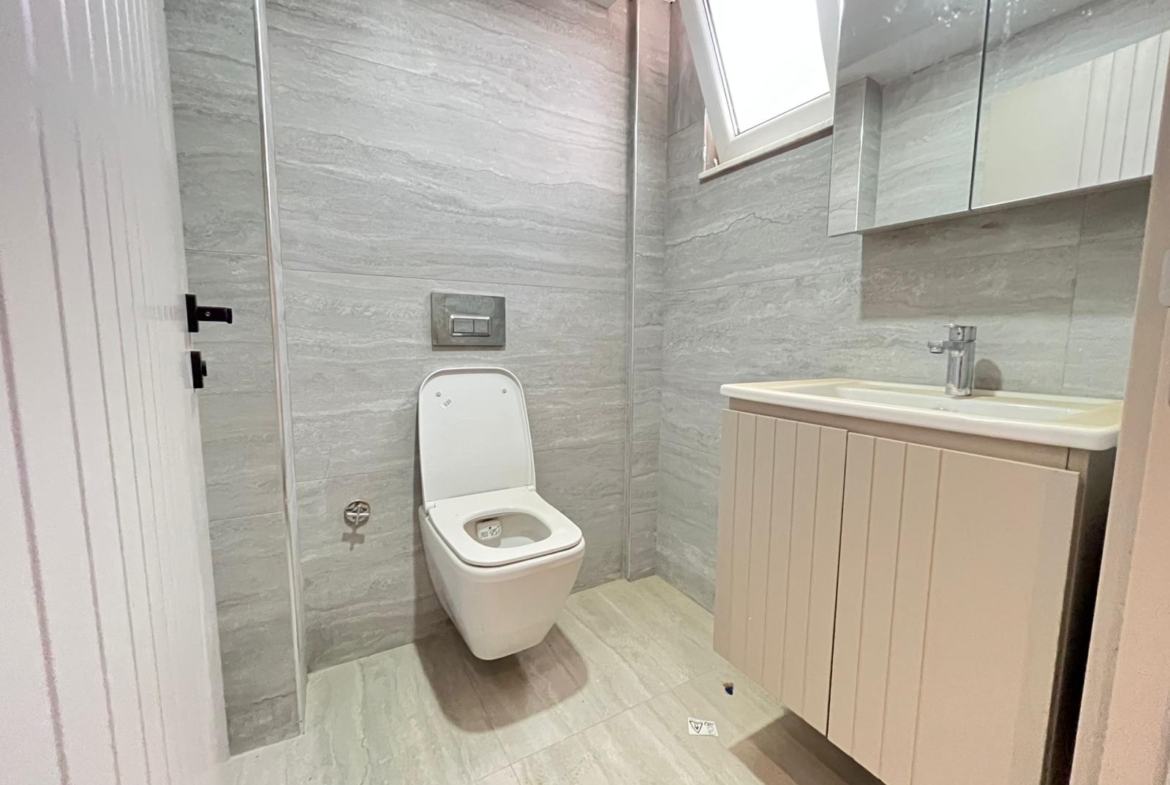 ALTINTAŞ’DA SİTE İÇİNDE, VİLLA TADINDA 4+1 LÜX TRIPLEX BAHÇE KULLANIMLI