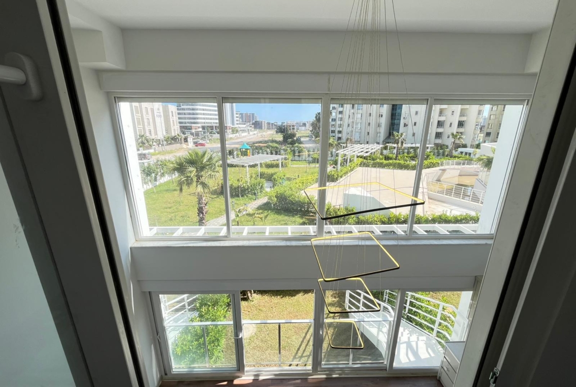 ALTINTAŞ’DA SİTE İÇİNDE, VİLLA TADINDA 4+1 LÜX TRIPLEX BAHÇE KULLANIMLI
