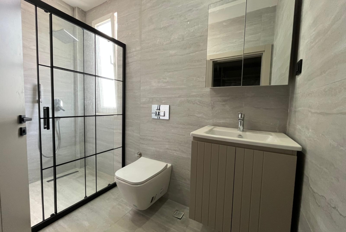 ALTINTAŞ’DA SİTE İÇİNDE, VİLLA TADINDA 4+1 LÜX TRIPLEX BAHÇE KULLANIMLI