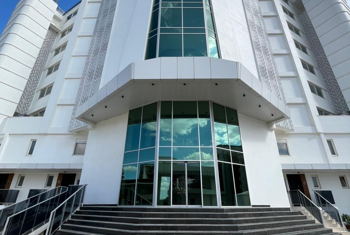 ALTINTAŞ’DA SİTE İÇİNDE, VİLLA TADINDA 4+1 LÜX TRIPLEX BAHÇE KULLANIMLI