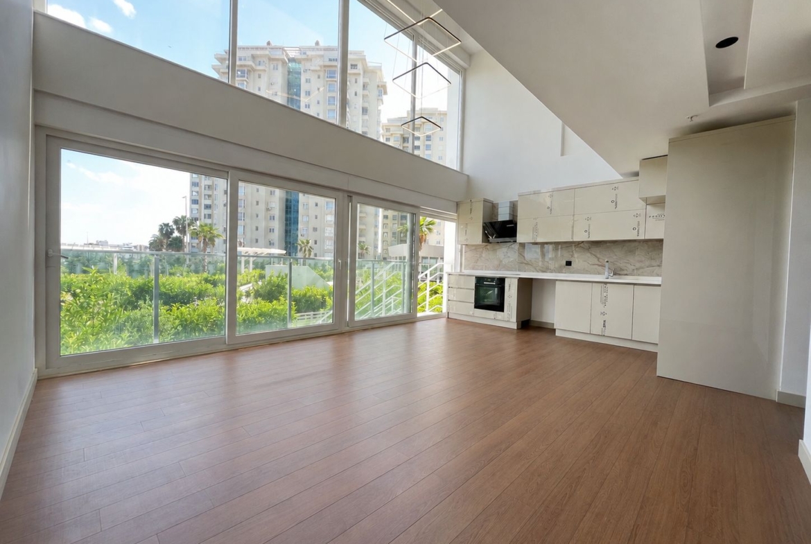 ALTINTAŞ’DA SİTE İÇİNDE, VİLLA TADINDA 4+1 LÜX TRIPLEX BAHÇE KULLANIMLI