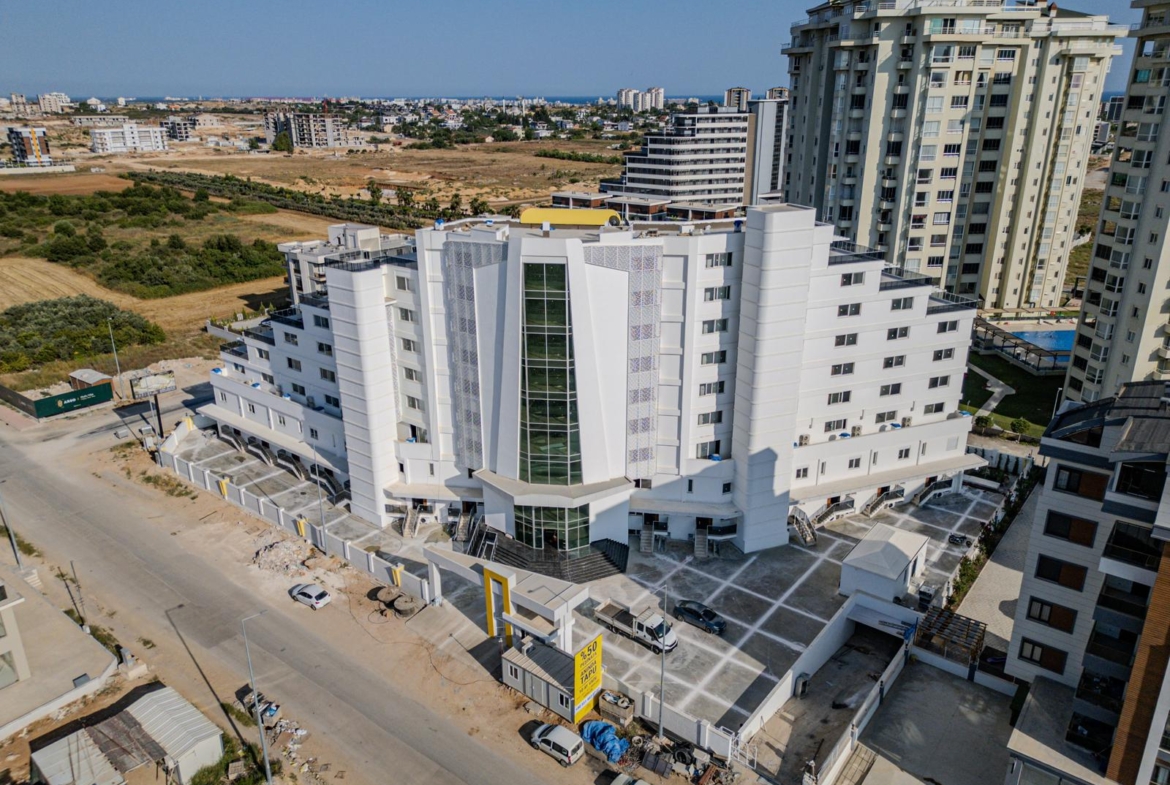 ALTINTAŞ’DA SİTE İÇİNDE, VİLLA TADINDA 4+1 LÜX TRIPLEX BAHÇE KULLANIMLI