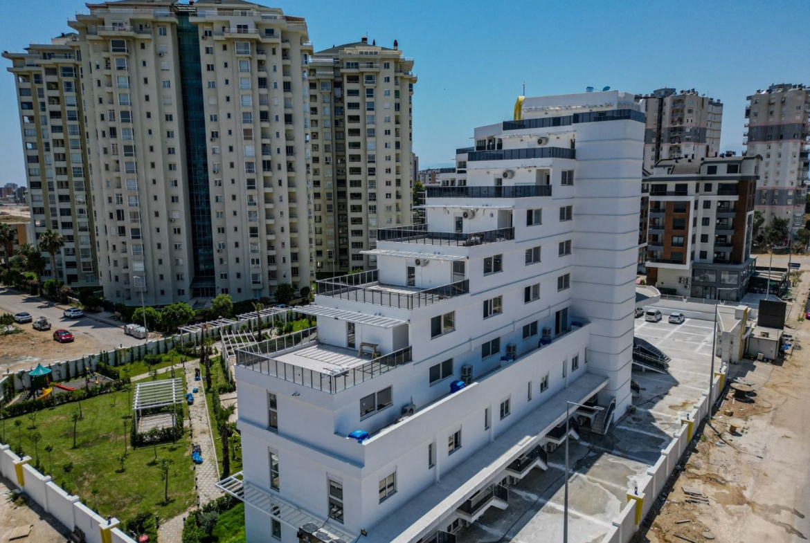 ALTINTAŞ’DA SİTE İÇİNDE, VİLLA TADINDA 4+1 LÜX TRIPLEX BAHÇE KULLANIMLI