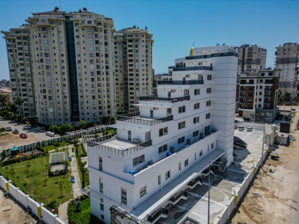 ALTINTAŞ’DA SİTE İÇİNDE, VİLLA TADINDA 4+1 LÜX TRIPLEX BAHÇE KULLANIMLI