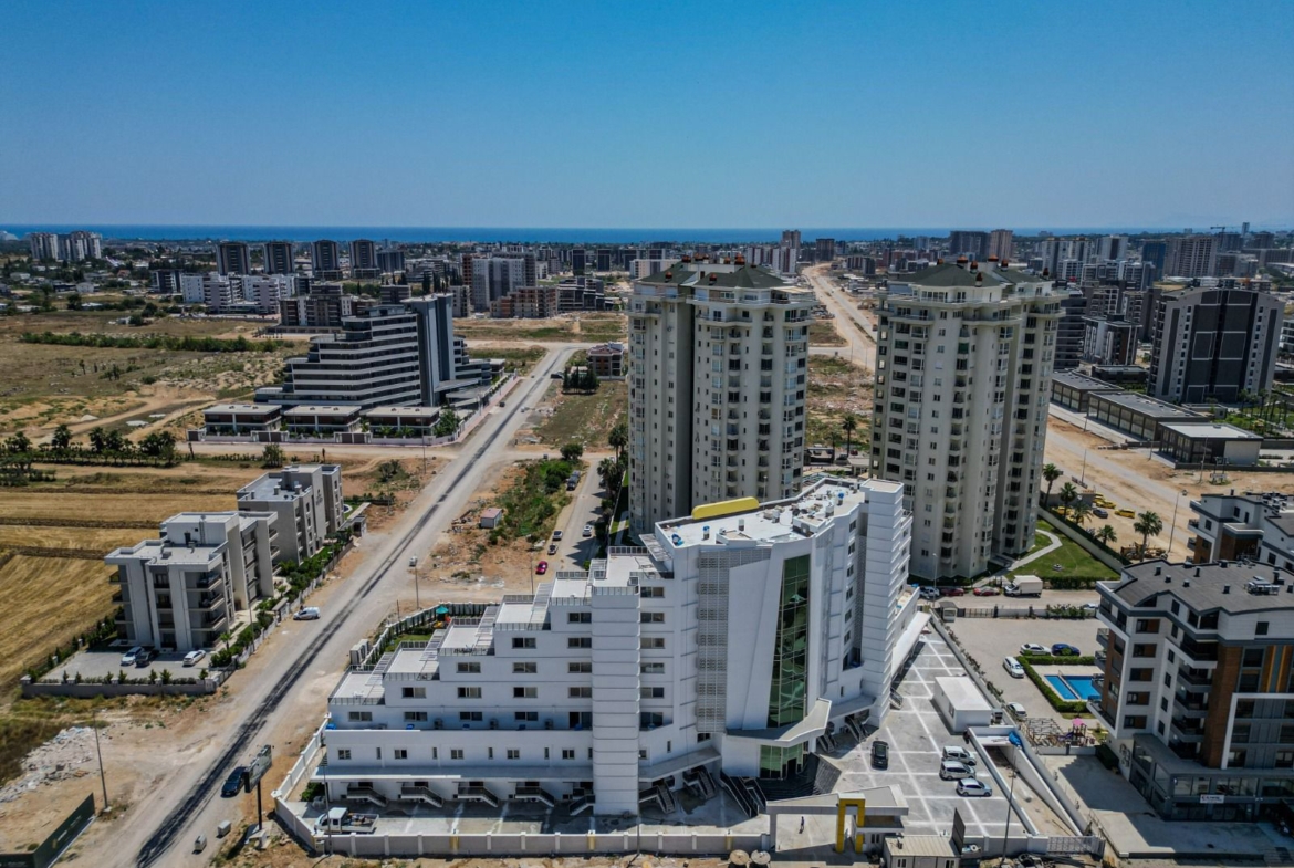 ALTINTAŞ’DA SİTE İÇİNDE, VİLLA TADINDA 4+1 LÜX TRIPLEX BAHÇE KULLANIMLI