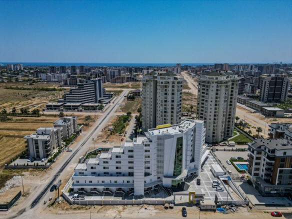 ALTINTAŞ’DA SİTE İÇİNDE, VİLLA TADINDA 4+1 LÜX TRIPLEX BAHÇE KULLANIMLI