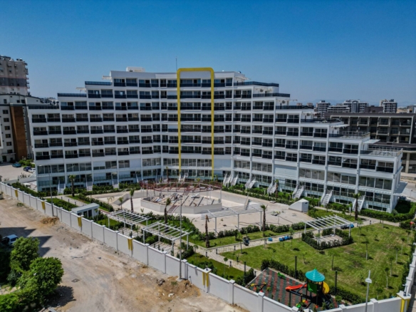 ALTINTAŞ’DA SİTE İÇİNDE, VİLLA TADINDA 4+1 LÜX TRIPLEX BAHÇE KULLANIMLI