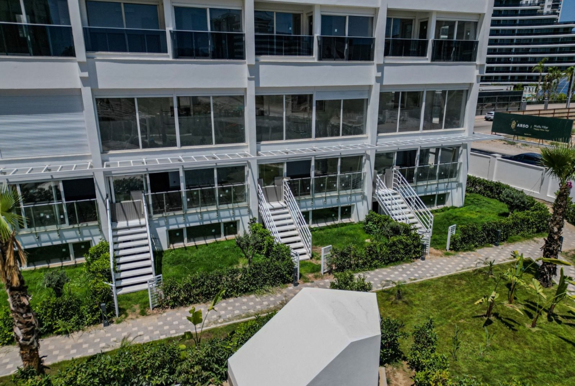 ALTINTAŞ’DA SİTE İÇİNDE, VİLLA TADINDA 4+1 LÜX TRIPLEX BAHÇE KULLANIMLI