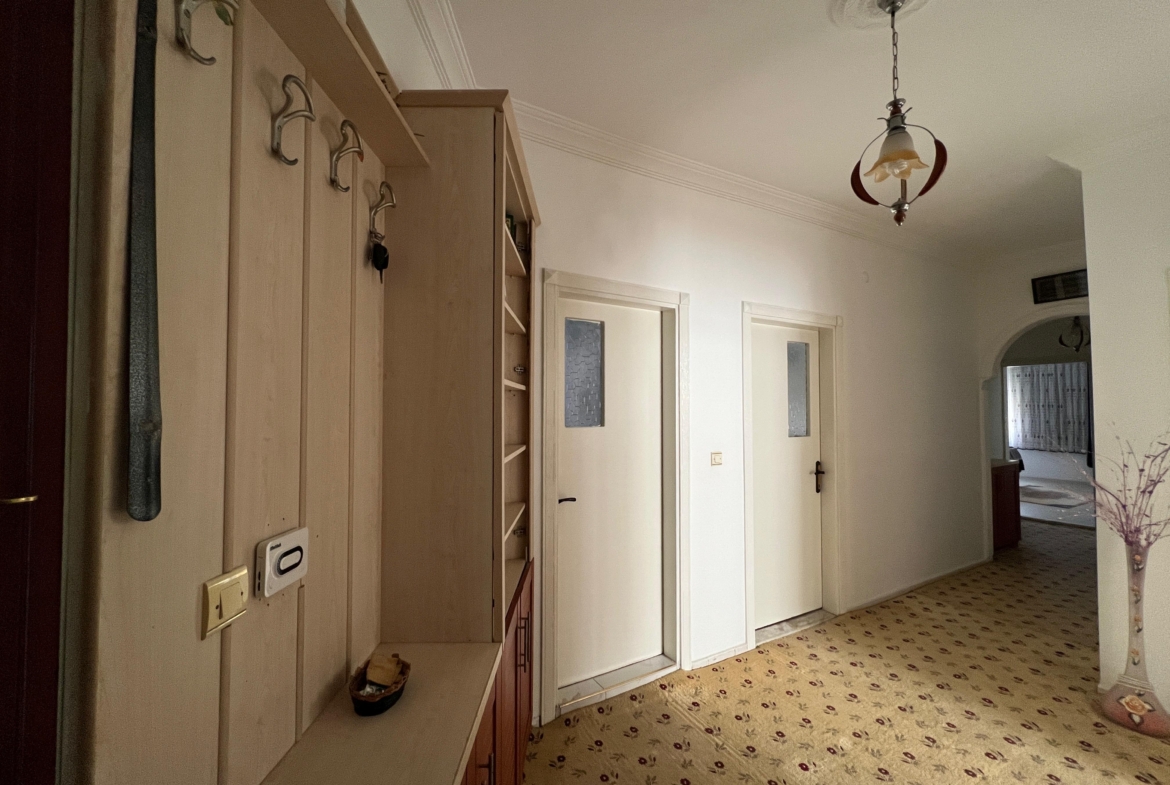 TRAMVAY DURAĞINA YAKIN SATILIK 3+1 DAİRE