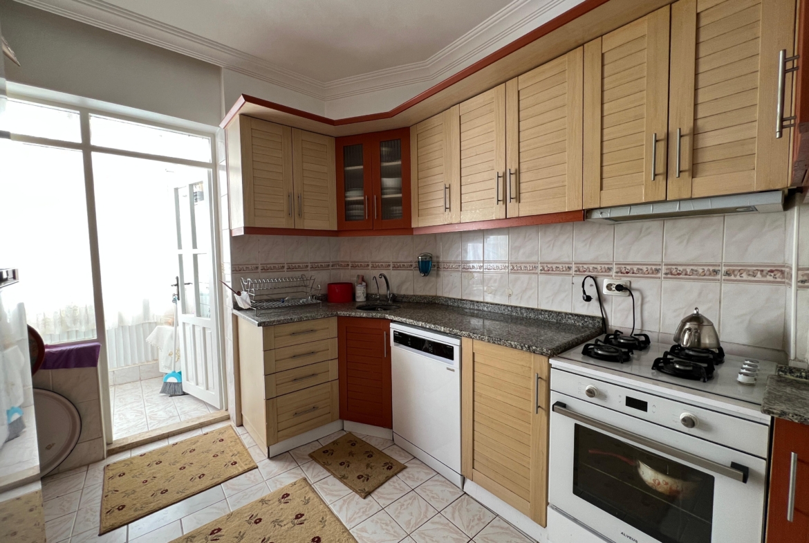 TRAMVAY DURAĞINA YAKIN SATILIK 3+1 DAİRE