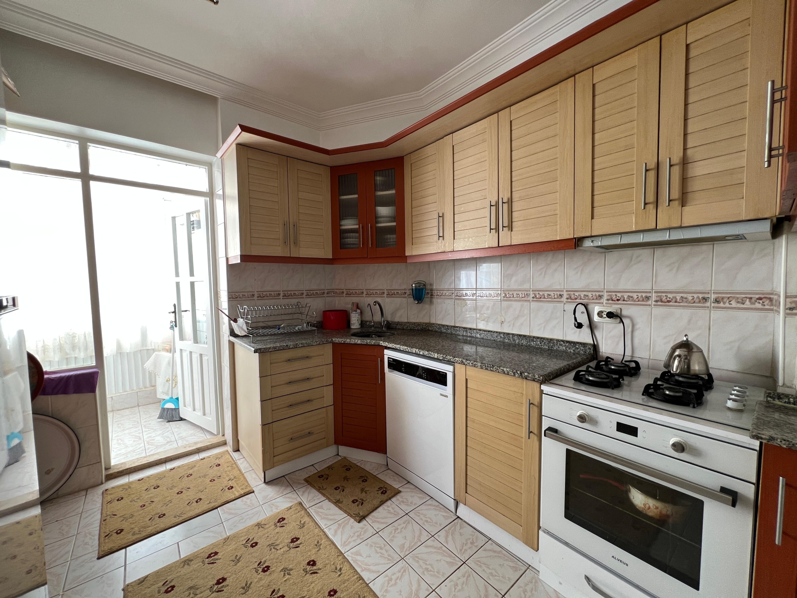 TRAMVAY DURAĞINA YAKIN SATILIK 3+1 DAİRE