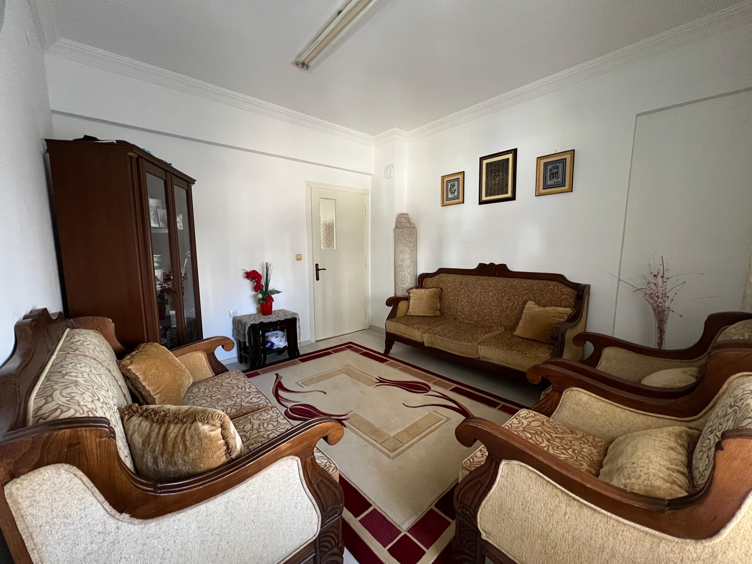 TRAMVAY DURAĞINA YAKIN SATILIK 3+1 DAİRE