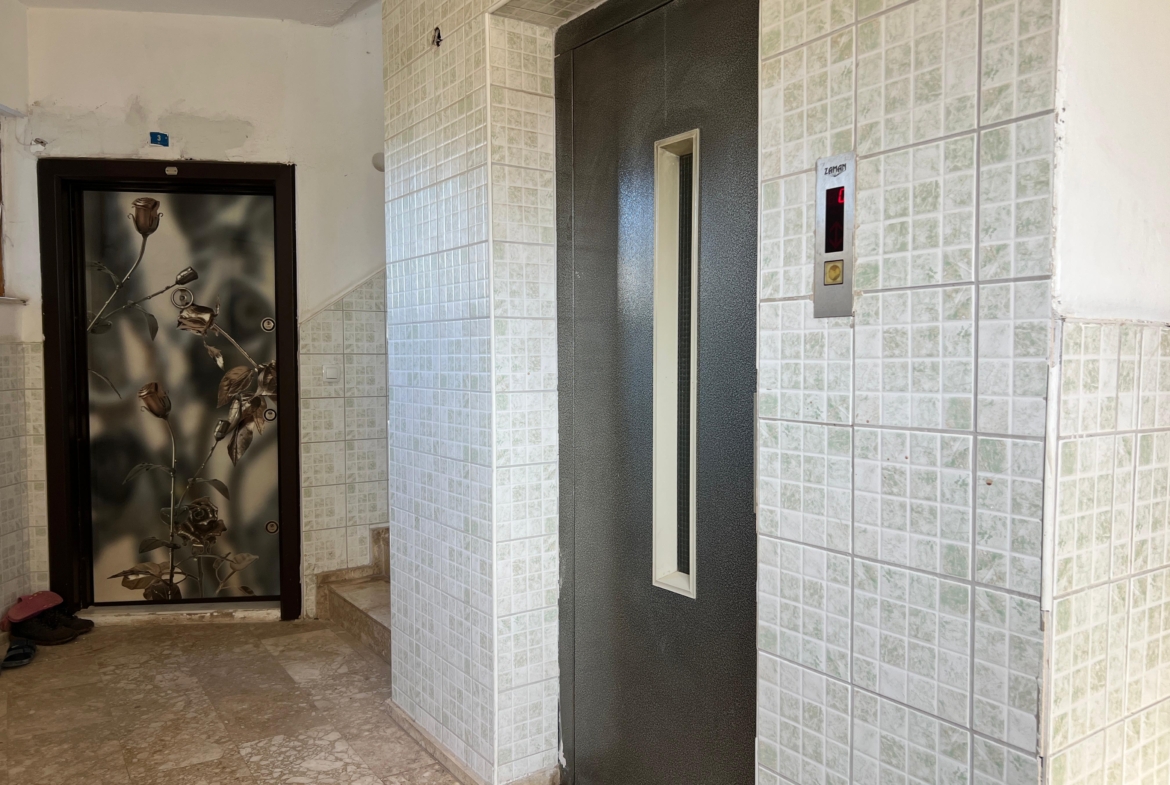 TRAMVAY DURAĞINA YAKIN SATILIK 3+1 DAİRE