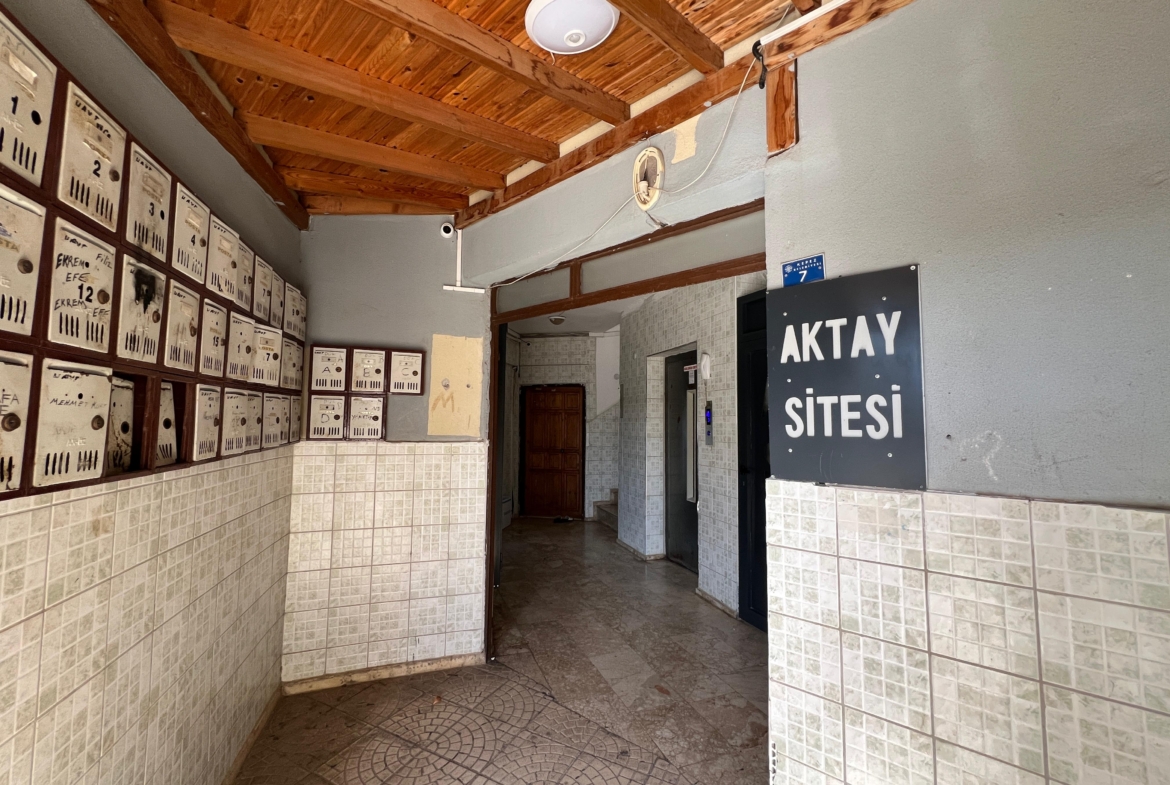 TRAMVAY DURAĞINA YAKIN SATILIK 3+1 DAİRE