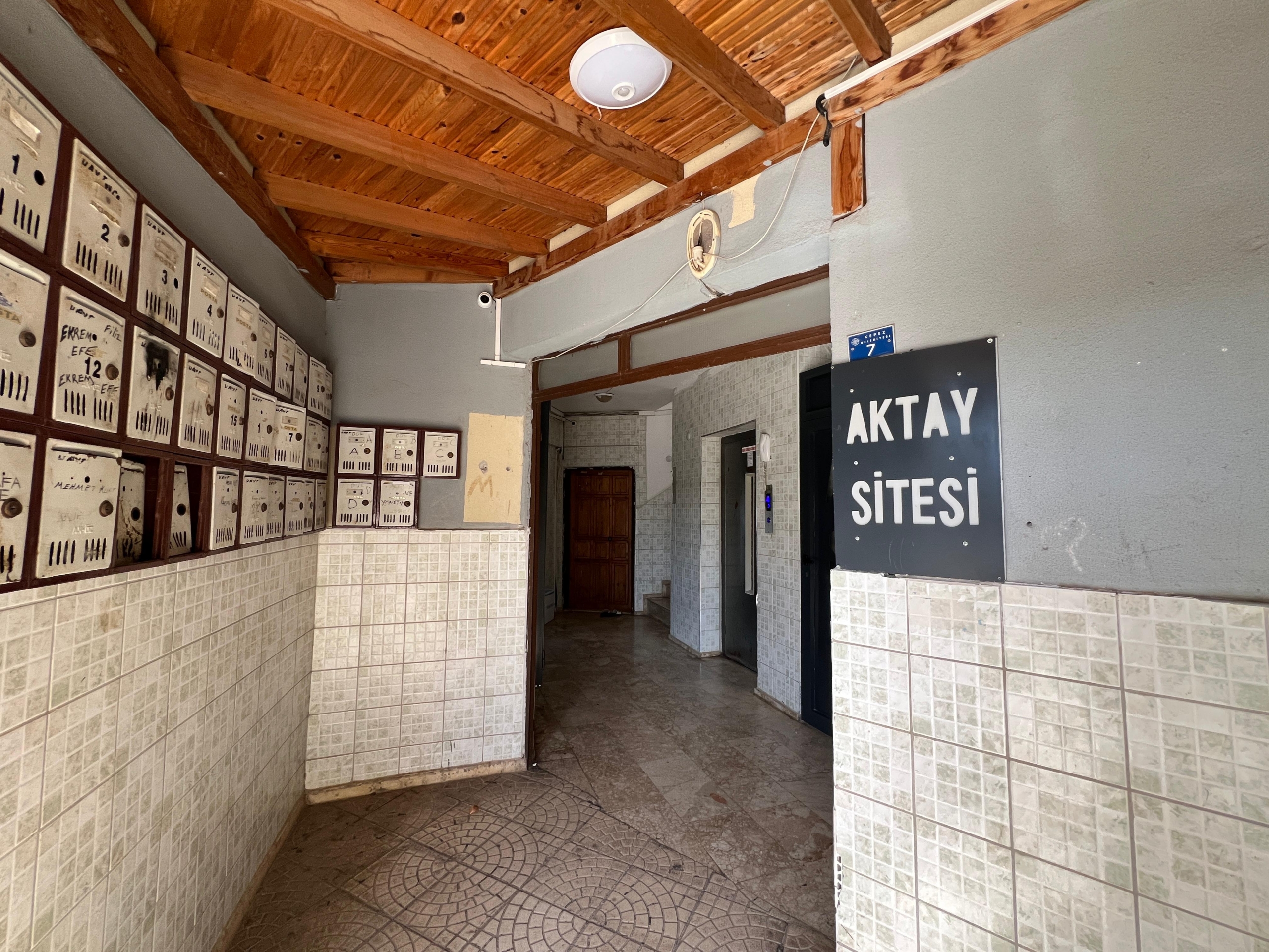 TRAMVAY DURAĞINA YAKIN SATILIK 3+1 DAİRE