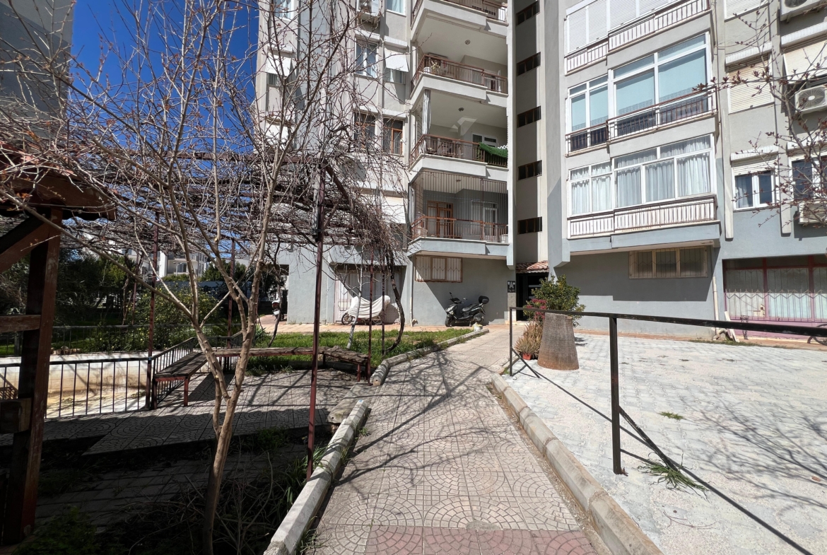 TRAMVAY DURAĞINA YAKIN SATILIK 3+1 DAİRE