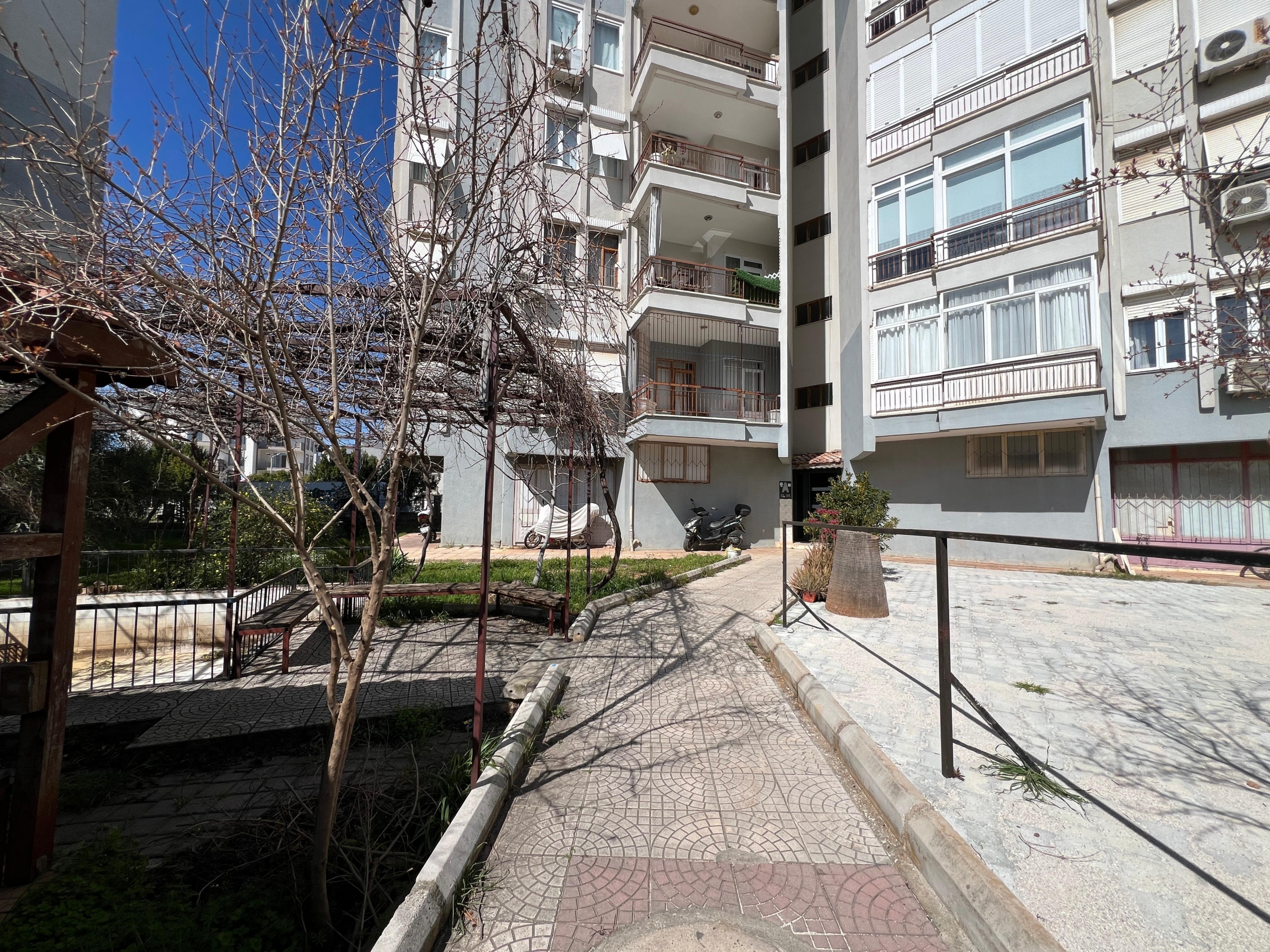 TRAMVAY DURAĞINA YAKIN SATILIK 3+1 DAİRE