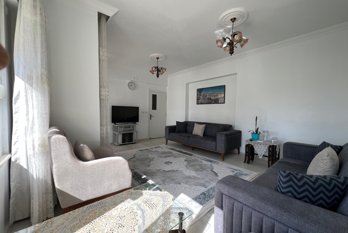 TRAMVAY DURAĞINA YAKIN SATILIK 3+1 DAİRE