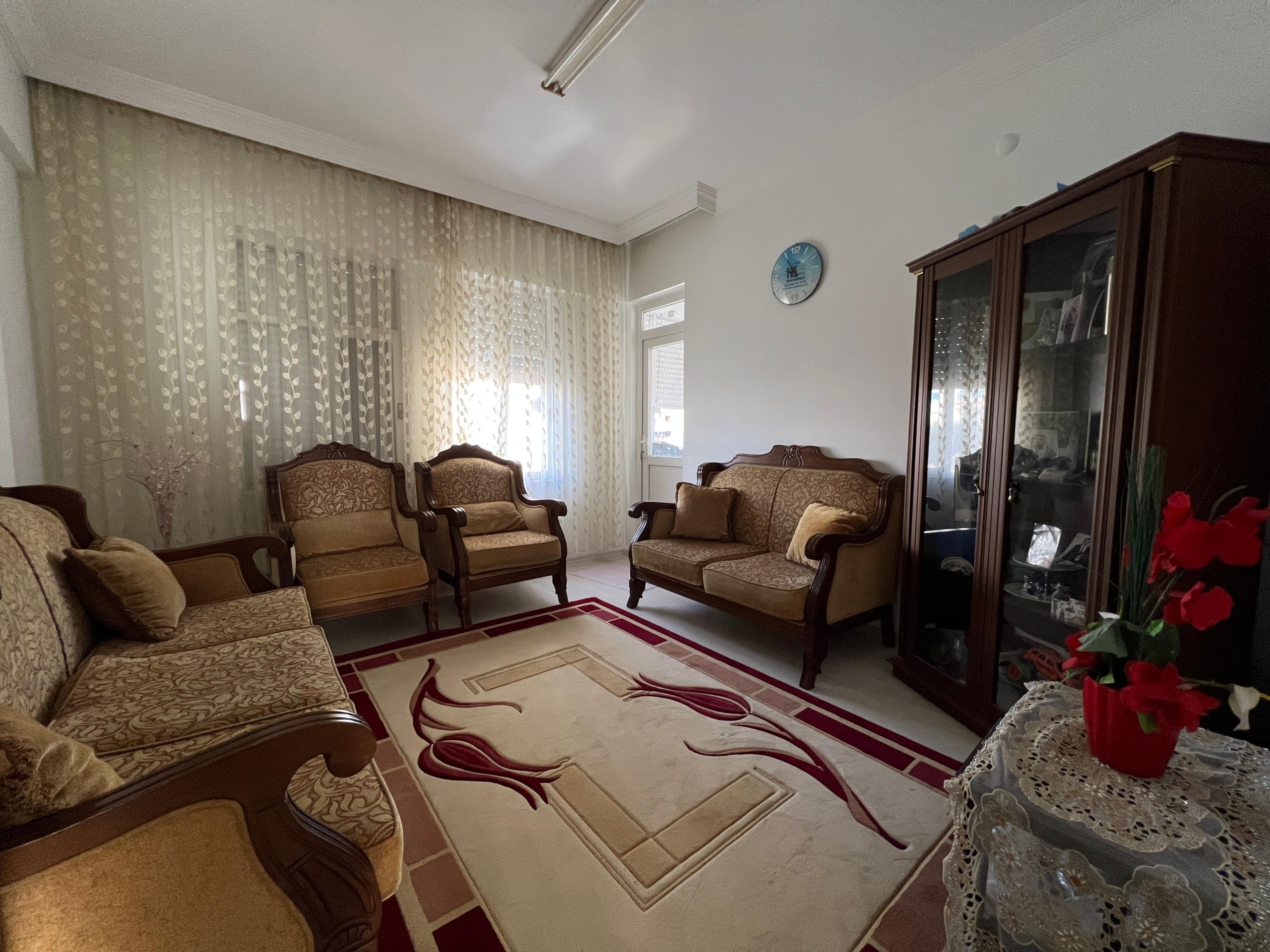 TRAMVAY DURAĞINA YAKIN SATILIK 3+1 DAİRE