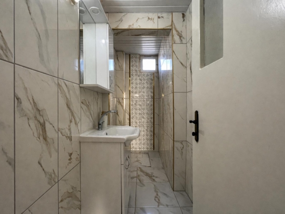 TRAMVAY DURAĞINA YAKIN SATILIK 3+1 DAİRE