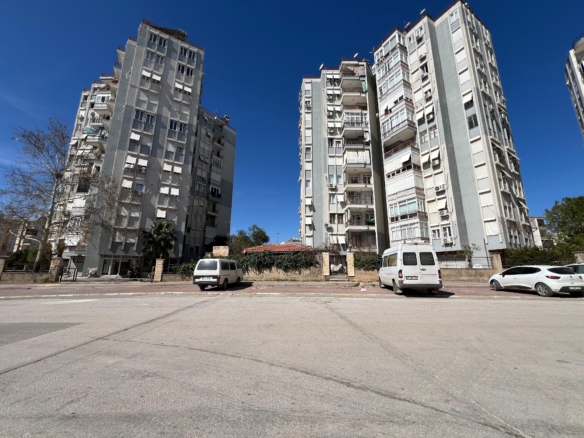 TRAMVAY DURAĞINA YAKIN SATILIK 3+1 DAİRE
