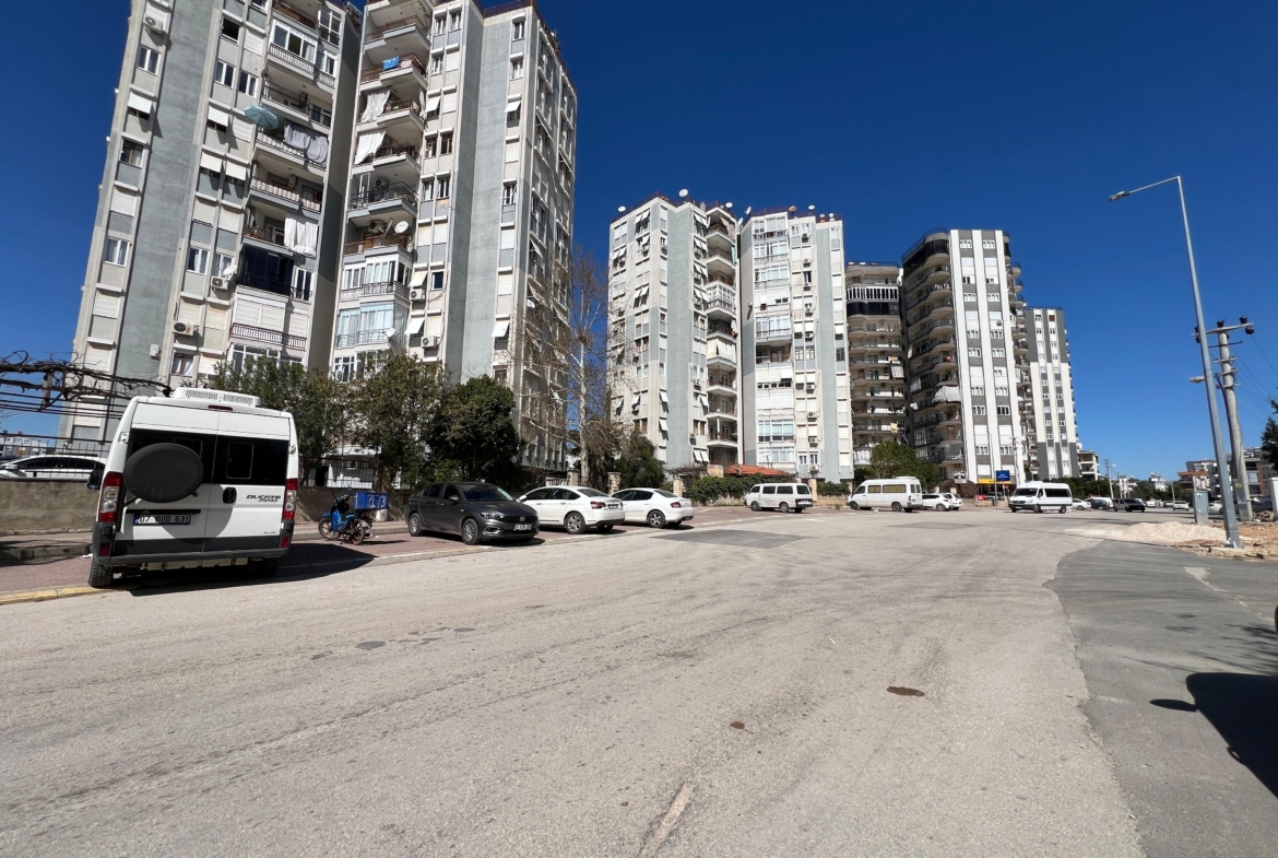 TRAMVAY DURAĞINA YAKIN SATILIK 3+1 DAİRE