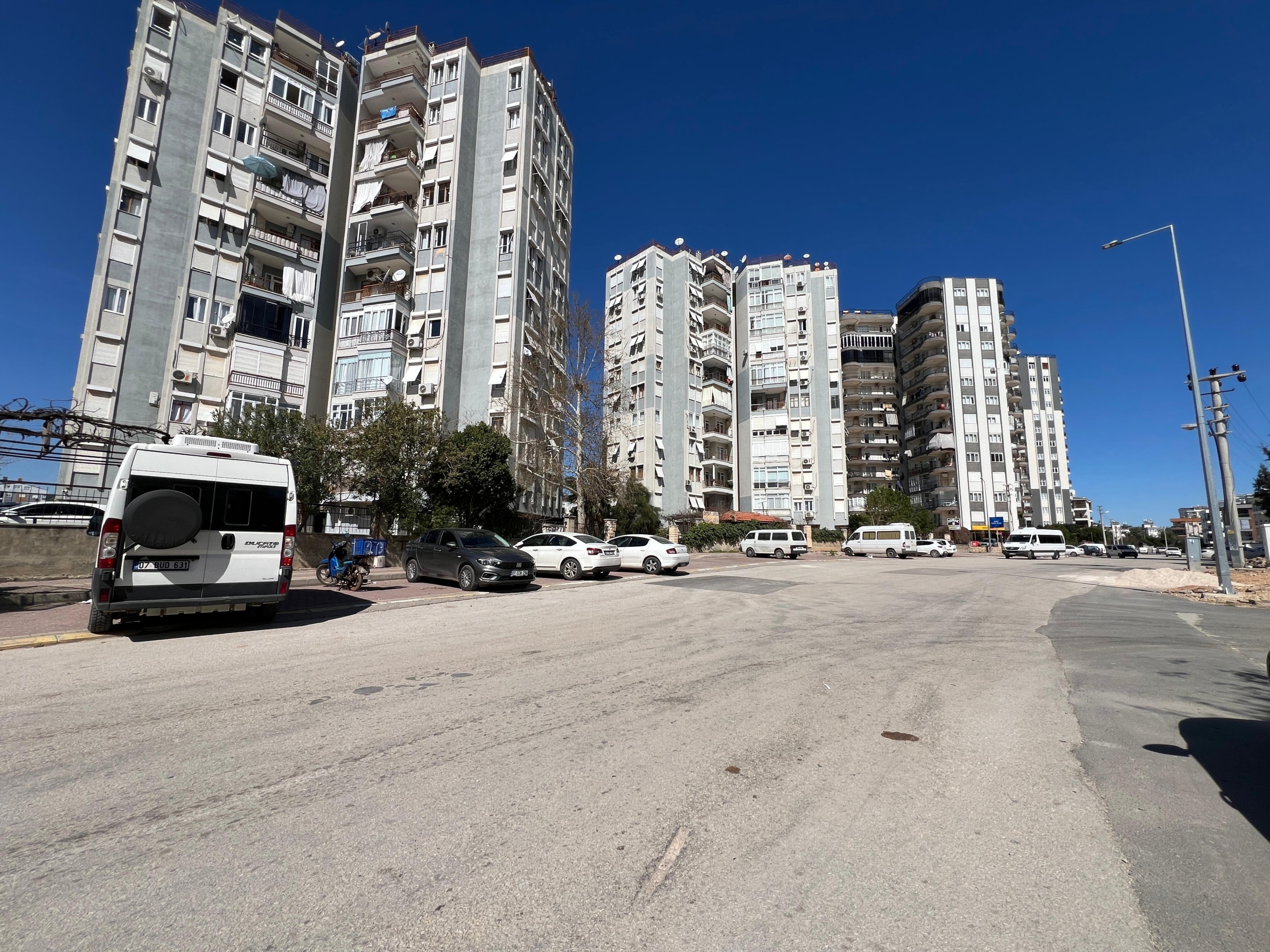 TRAMVAY DURAĞINA YAKIN SATILIK 3+1 DAİRE