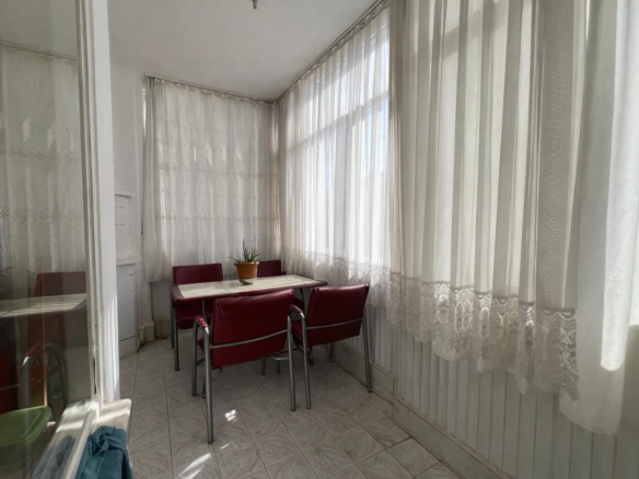 TRAMVAY DURAĞINA YAKIN SATILIK 3+1 DAİRE