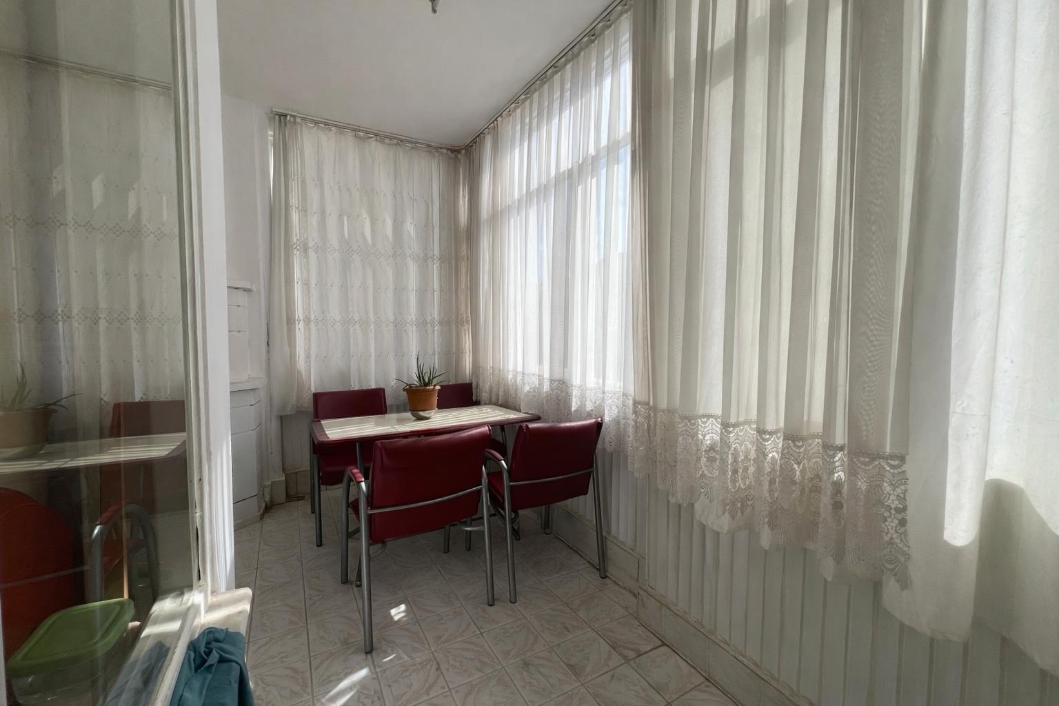 TRAMVAY DURAĞINA YAKIN SATILIK 3+1 DAİRE